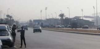 بالفيديو: الغارة على الاولي استهدف سيارة رباعية الدفع من نوع crv وتسببت باصابة من كان بداخلها وعددهم ٣ اشخاص وتضرر عدد من السيارات من بينها حافلة تابعة لليونيفل