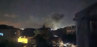 بالصور-: غارة’ على منطقة انصارية استهدفت معملاً للمفروشات في الجنوب اللبناني