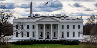 أكسيوس’ عن مسؤول بالبيت الأبيض: بايدن يقول إنه من الجنون الطلب من ذوي الرهائن الانتظار حتى تنصيب الرئيس المقبل