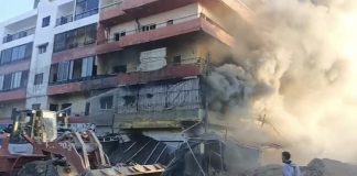 *بالفيديو:-الغارة’ التي طالت منطقة “المساكن الشعبية” في صور إستهدفت مقهى بالقرب من سوبر ماركت البلد ومعلومات عن سقوط إصابات*