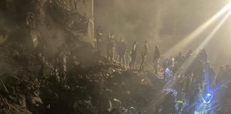 4 صواريخ خارقه للتحصينات (ارتجاجية) استخدمت في الاعتداء على البسطة ليلا نتج عنها دمار كبير وعمليات الانقاذ ورفع الانقاض مستمرة حتى الساعه ونداءات للتبرع بالدم والعدو يتحدث عن عملية اغتيال في بيروت (فيديو)