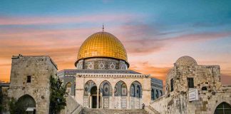 مستعمرون إقتحموا المسجد الأقصى