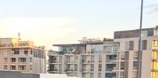 عطفا على خبر حادث السير امام مبنى جريدة النهار فقد ورد الينا تحديث عن انقلاب شاحنه تابعه للجيش اللبناني في المحلة وتحديدا في ساحة الشهداء في بيروت