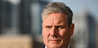 رئيس الوزراء البريطاني كير ستارمر المرشح الجمهوري للرئاسة الأميركية دونالد ترامب على فوزه، بحسب ما أظهرت النتائج الأولية، مؤكدا “مواصلة العمل معا دفاعا عن قيمنا المشتركة”.