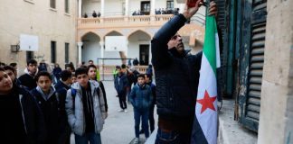 سياسيّون لبنانيّون “يطمئنّون” على منازلهم في سوريا