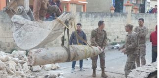 بالفيديو والصور.. العثور على صاروخ’ غير منفجر’ في بلدة السكسكية