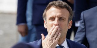 الرئيس الفرنسي: أشيد بالشعب السوري وشجاعته وصبره