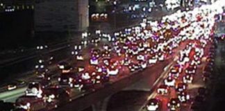 *حركة المرور كثيفة على اوتوستراد شارل حلو باتجاه الدورة وصولا حتى جل الديب وكثيفة من مفرق الزوق حتى غزير*