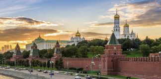 *الكرملين: لم نتخذ قرارات نهائية بشأن القواعد العسكرية الروسية في سوريا هناك احتمالات كبيرة لاندلاع صراعات في عدد من مناطق العالم وتحالفات عسكرية سياسية جديدة يتم تشكيلها بتحريض من أميركا*