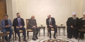 *{تحديث بالفيديو لحظة وصول الوفد الى قصر الشعب}ورئيس الحزب التقدمي الاشتراكي السابق وليد جنبلاط يلتقي في هذه الأثناء رئيس الحكومة الانتقالية السورية محمد البشير في قصر الشعب في سوريا*