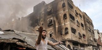 *الاحتلال’ يجبر فلسطينيا على هدم منزله بنفسه بالقدس المحتلة’*