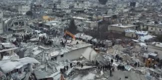 *إدارة العمليات العسكرية في سوريا تعلن حظر التجول في مدينتي اللاذقية وجبلة من الساعة 8 مساء حتى 8 صباح غد وفي مدينة حمص من الساعة 6 مساء اليوم إلى 8 صباح غد*