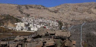 مكتب نتنياهو: الانتشار في المنطقة العازلة مع سوريا مؤقت حتى تشكيل قوة تلتزم باتفاقية 1974 وضمان الأمن على حدودنا