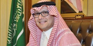 زار سفير المملكة العربية السعودية في لبنان وليد بخاري منطقة جبل محسن في طرابلس شمال لبنان حيث التقى المجلس الاسلامي العلوي وكان في استقباله رئيس المجلس الشيخ علي قدور والمشايخ في الهيئتين التنفيذية والتشريعية