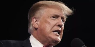 ترامب: الإعلام يهاجمني بسبب الرسوم الجمركية التي تدر علينا ملياري دولار يوميا