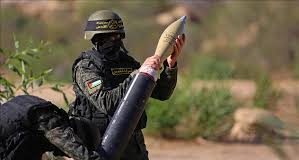 “سرايا القدس”: قصفنا بصواريخ من طراز “بدر 1” مستوطنة نير عام في غلاف غزة