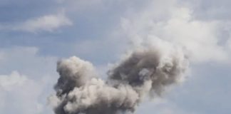 *الجيش الإسرائيلي’ يقوم بتفجيرات’ متتالية في محيط ساحة بلدة الطيبة الجنوبية وجرافة تابعة له ترفع ساتراً ترابياً على مفرق مركز الجيش اللبناني في البلدة*