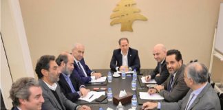 *نواب المعارضة يجتمعون في الصيفي*