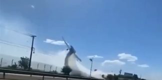 *لحظة سقوط طائرة إطفاء النيران في لوس أنجلوس “بالفيديو*