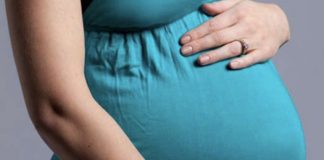 *سيدة بريطانية تحمل باستخدام الذكاء الاصطناعي.. ما القصة*