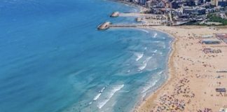 *اعتصام لاصحاب الخيم البحرية في مدينة صور*