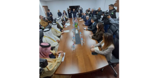 *بو حبيب يعقد جلسة محادثات مع وزير خارجية الكويت والوفد المرافق*