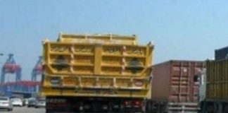 *معلومات عن قَطع الطريق أمام مرفأ بيروت تزامنا” مع إعتصام من قبَل سائقي الشاحنات الداخلية في لبنان ، وذلك على خلفية حجز آلياتهم وشاحناتهم يوم أمس من قبل الأجهزة الأمنية بسبب مخالفة قوانين السير ، فيما تشهد الطرقات المؤدّية الى المرفأ زحمة سير خانقة*