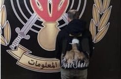 *سرق ۷۰ ألف دولار من داخل سيارة*