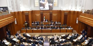 معلومات الجديد: عدد طالبي الكلام في جلسة الثقة وصل الى 75 نائبا ويفترض ان يتمنى بري عليهم تقليص العدد والتزام الكتل النيابية بكلمة تمثل أعضاءها