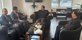 وزير المهجرين بحث في ملفات التكنولوجيا مع أفيوني وسفير الهند