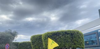 *بالصور ؛ بدأ الإعتصام على مدخل مطار بيروت رفضاً لتصريحات المبعوثة الأمريكيّة*