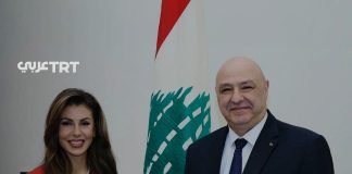 أورتاغوس ترتدي خاتماً يحمل نجمة داوود