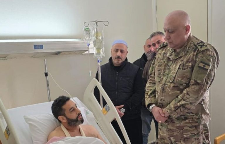 قائد الجيش بالإنابة عاد الرائد محمود