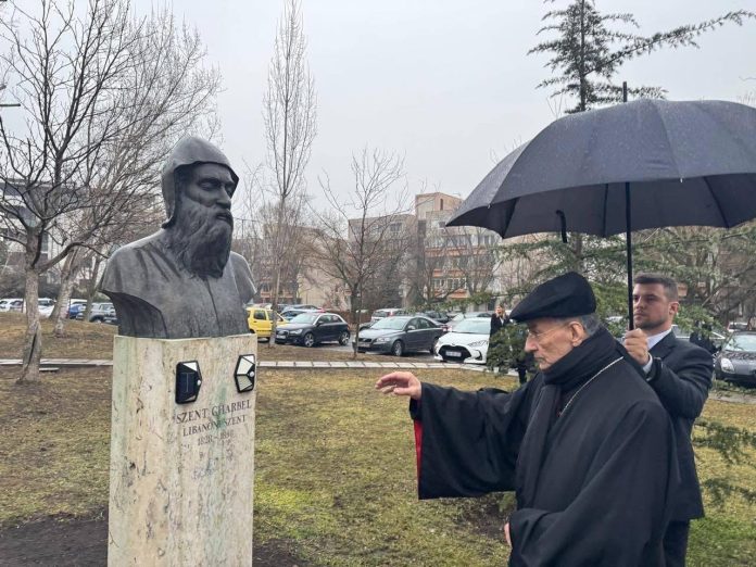 2781d6a4-a01c-4a76-affe-f5b0e5684f3c