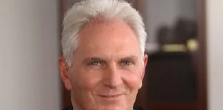 من هو ناصر السعيدي الذي اعتذر عن تولي حقيبة وزارة التنمية الإدارية؟