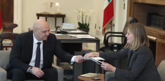 نقلت السفيرة النرويجية رسالة من ملك النرويج إلى رئيس الجمهورية هنأه فيها على انتخابه مؤكداً حرصه على تعزيز التعاون بين البلدين