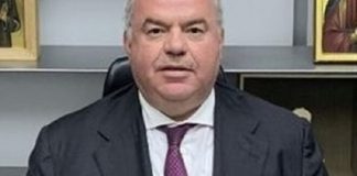 من هو وزير الإتصالات شارل الحاج؟