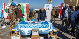 تسليم مواد صيانة لقوارب الصيد في صور بدعم من الكتيبة الايطالية في “اليونيفيل”