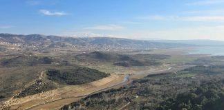 *بالصورة ؛ بحيرة القرعون بمشهد مخيف من دون مياه!*