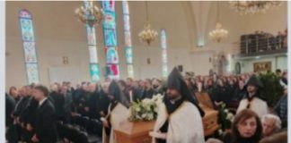 *المطران بانوسيان في جنازة نائبه كوجانيان في عنجر: لمعاقبة المجرمين وضبط مسألة النزوح*