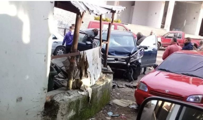*جريحة في حادث سير على طريق عام كفرشلان ـ الضنية*