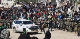 *أسير إسرائيلي’ مفرج عنه لكتائب القسام: شكراً لكتائب’ القسام لأنهم حافظوا علينا، سنة و4 شهور ونحن في غزة أعطونا الطعام والمياه، وحرصوا على أن أستمر في الحياة… شكرا لكم*