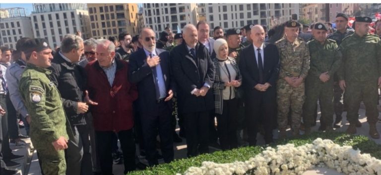 *محافظ بيروت ورئيس واعضاء المجلس البلدي وفاعليات عسكرية زاروا&nbsp;ضريح الرئيس الشهيد’ الحريري*