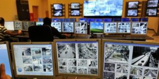 *يطلب من السائقين تخفيف السرعة على اوتوستراد المطار نفق السفارة الكويتية بسبب اشغال تركيب إنارة داخل نفق المدينة الرياضية (التحكم المروري)*