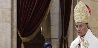 *الراعي في عظة الاحد: نحن بحاجة إلى نشر حضارة المحبة والحقيقة وهذه الحضارة لا تمتلكها الدولة بل المجتمع و لنصلي من أجل المسؤولين ليجعلوا من الدولة مجتمعا شبيها بالمجتمع اللبناني بتنقيته من شوائبه*