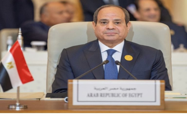 *السيسي يتوجه إلى الرياض لبحث خطة عربية بشأن غزة*