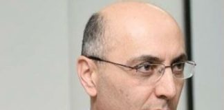 *وزير الداخلية أحمد الحجار: إطلعنا على الإجراءات التي اتخذتها الأجهزة الأمنية لمناسبة التشييع’ الأحد المقبل والهدف الاساسي هو تأمين أمن المناسبة وأمن المشاركين فيها وغير المشاركين وتسهيل حركة المرور*