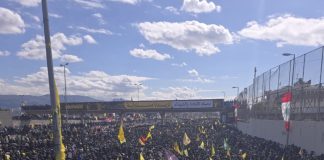 *الآلية التي تنقل جثماني’ نصرالله’ وصفي الدين أصبحت داخل حرم المدينة الرياضية وسيتم إدخال الجثامين الى أرض الملعب قرابة الساعة 1:15*