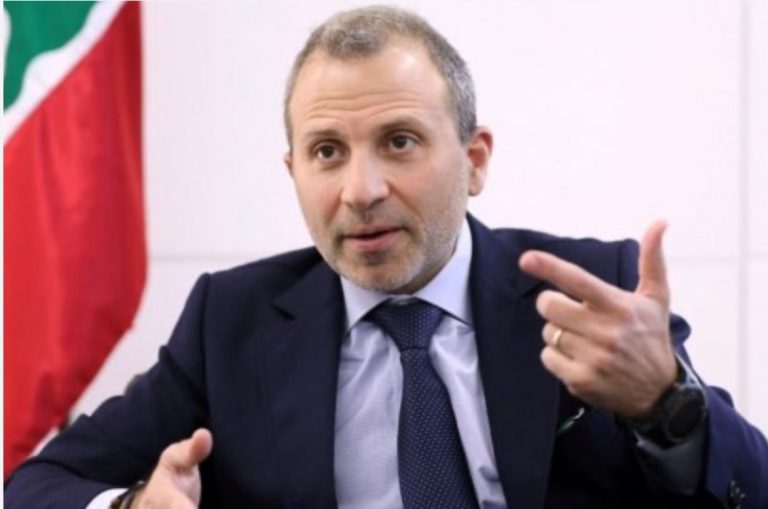 *بالصور: باسيل يقدّم واجب العزاء بالسيد نصرالله’*
