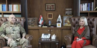 *قائد الجيش يستقبل منسقة الأمم المتحدة*